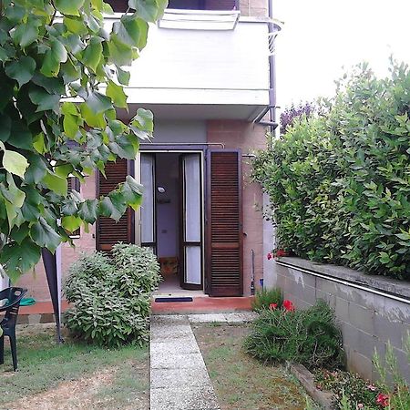 Bed And Breakfast Catherina Ponsacco Buitenkant foto