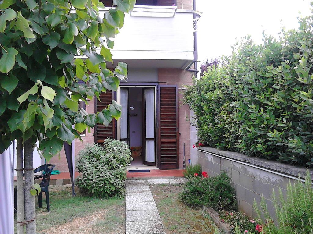 Bed And Breakfast Catherina Ponsacco Buitenkant foto